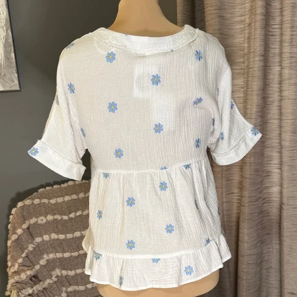 Very J White Blouse with Blue Floral Accents - Picture 2 of 3